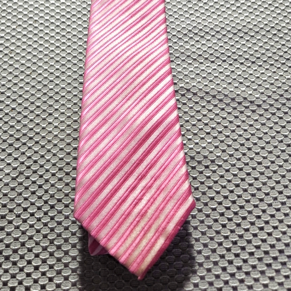 Mens pink silk tie